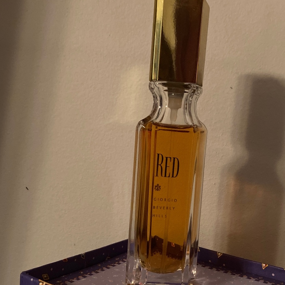 Giorgio Beverly Hills Red spray